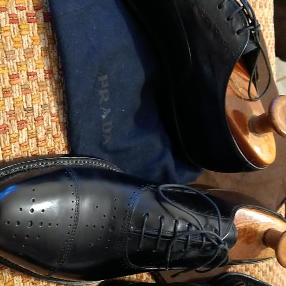 PRADA Black leather Oxford